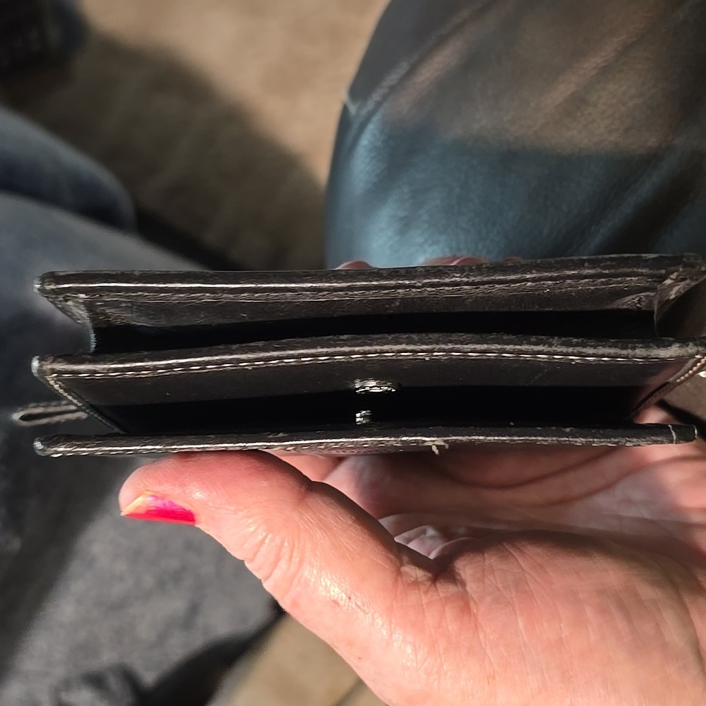 Coach Black Leather Compact Wallet with Key Ring Accent 4.75x3.25 Good Condition - Picture 8 of 13